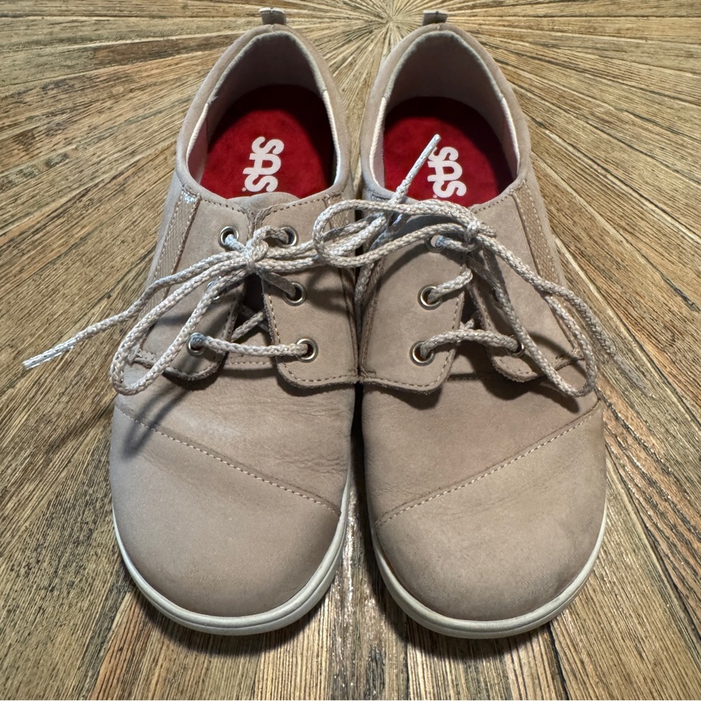 SAS Sneakers size 6.5 tan beige khaki color Marnie style walking comfort shoes